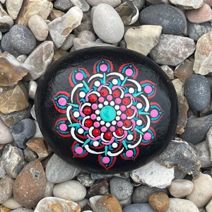 Handbemalter Mandala-Stein - Polka Dot Dot Art Garden Rock