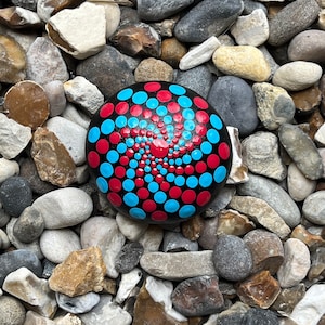 Mandala Stein - Polka Dot - Handbemalter Stein - Unikat - Bemalte Steine - Dekorativ - Schmuck - Home - Geschenke - Gartenstein