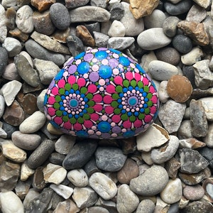 Mandala Stein - Polka Dot - Handbemalter Stein - Unikat - Bemalte Steine - Dekorativ - Schmuck - Home - Geschenke - Gartenstein