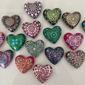 Mandala personalizzato dipinto a mano 3D Heart Stone - Polka Dot - Unico - Pietre dipinte - Decorativo - Casa - Regali - Dot Art