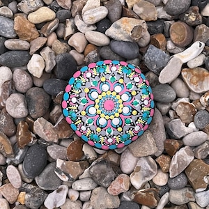 Handbemalter Mandala-Stein - Gartenornament