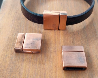 Fermoir magnétique pour bracelet de couleur cuivre.