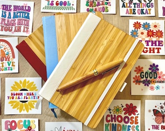 Diario de Bambú con Pegatinas: Papelería Ecológica