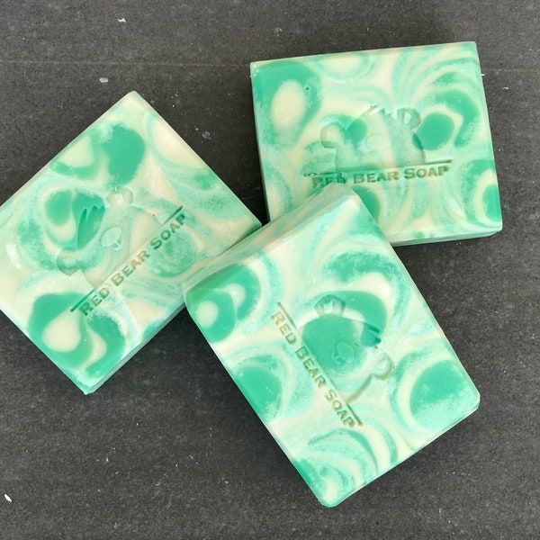 Moisturizing Luxury face and body soap -  Cold Processed - Cruelty Free - Grapefruit and Mint