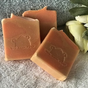 White lily and aloe Moisturizing Luxury face and body soap -  Cold Processed - Cruelty Free