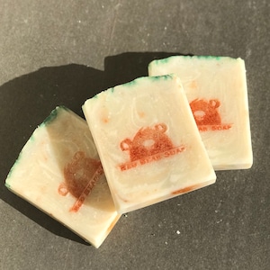 Luxury moisturizing  soap -  Cold Processed - Cruelty Free - Bartlett Pear