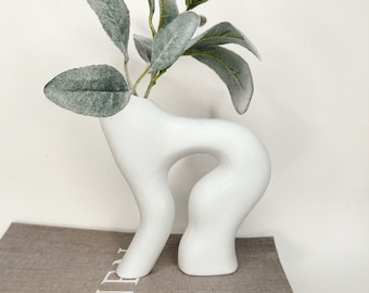 Jarrón de cerámica moderno / Jarrón blanco único / Adorno / Artículos para el hogar modernos / Artículos únicos para el hogar / Accesorios para el hogar / Decoración del hogar / Estilo para el hogar / Moda