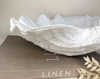 Large Clam Bowl | White Shell Ornament | Large Trinket Dish | Modern Home Accessory | Home Styling | Minimalistic Homeware | Home Fashion