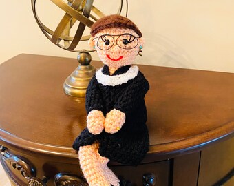 Patrón de peluche de Ruth Bader Ginsburg a crochet
