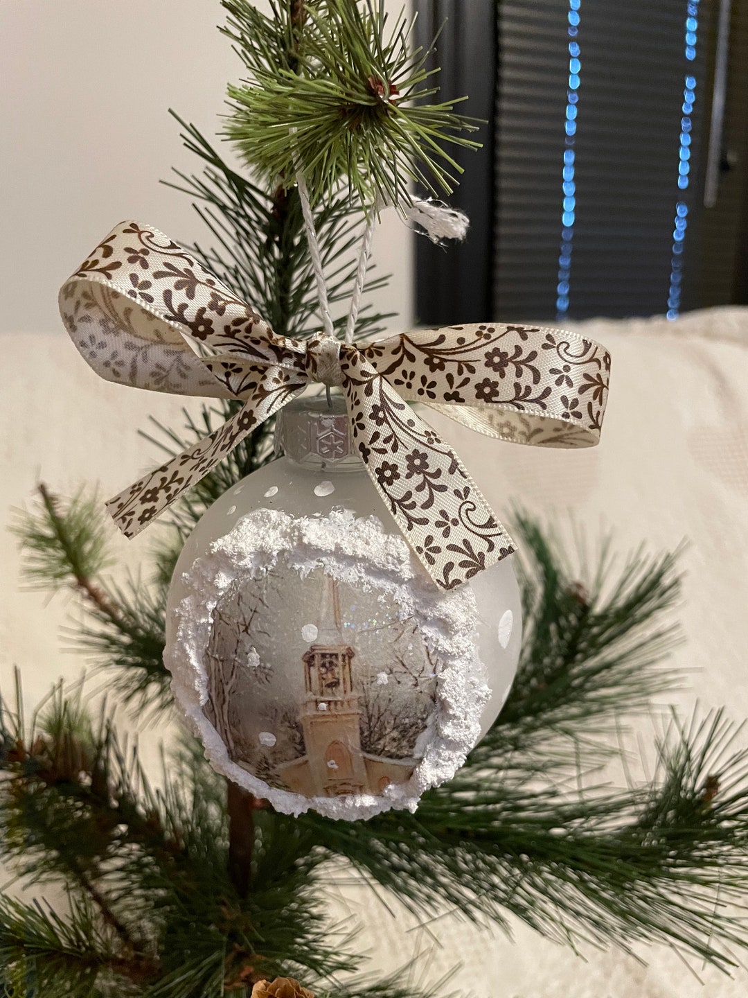 Roundup: 5 Button Christmas Ornament Projects - Curbly