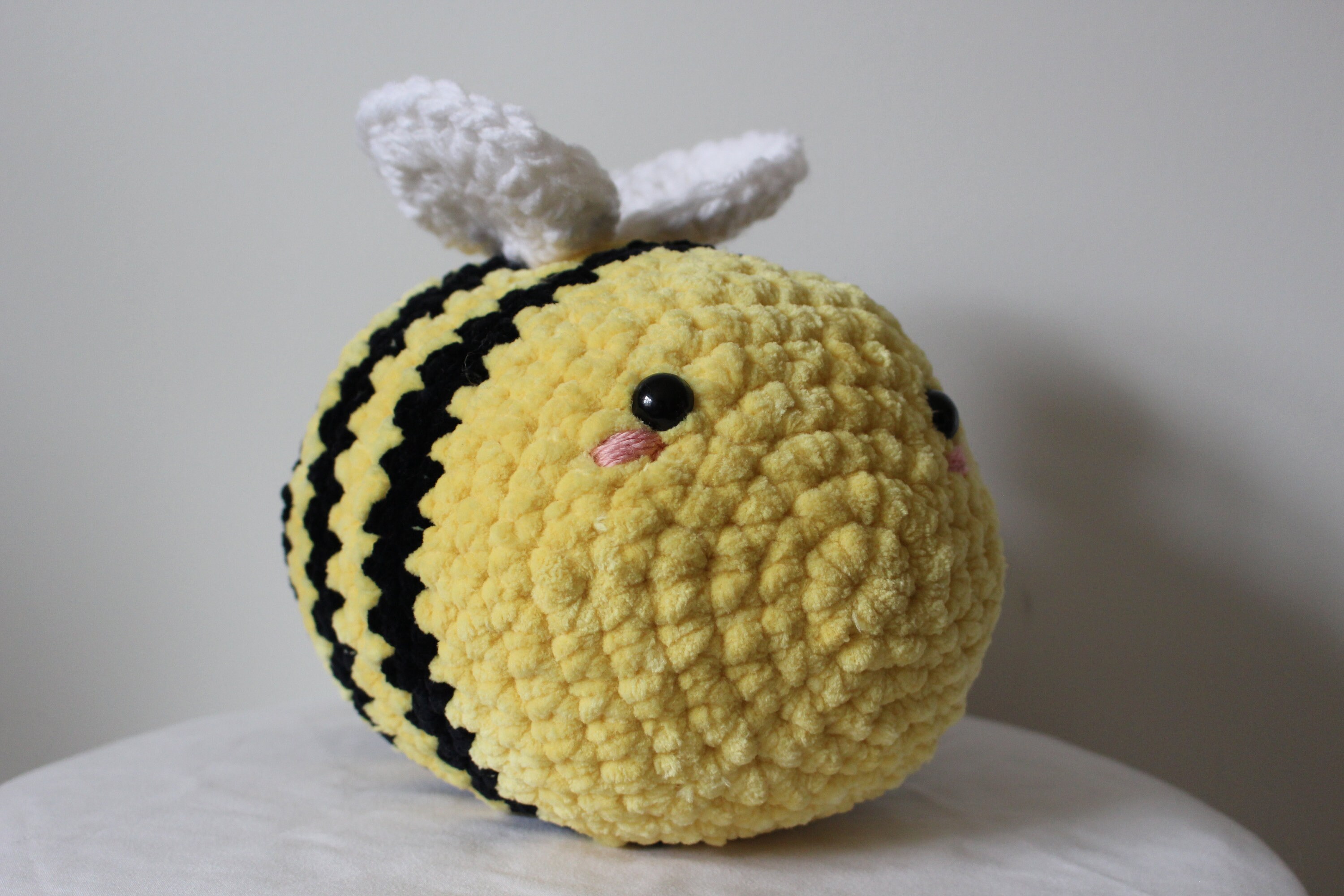 stuffed bee crochet