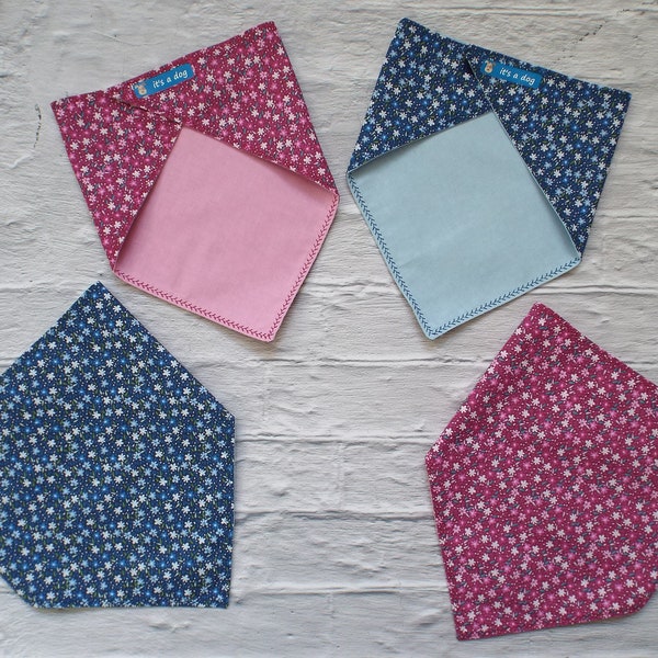 Bandana Hundehalstuch in Pink oder Blau. Muster kleine Streublumen. Verschiedene Größen