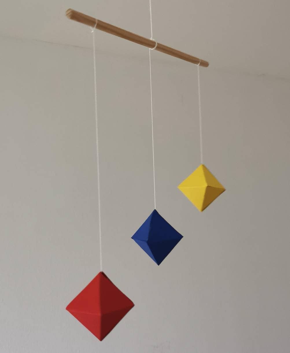 Montessori AMI mobile, Montessori baby mobile, Montessori ottaedri mobili, regalo di nascita, colori primari mobili, mobile originale