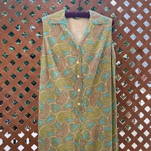 Vintage paisley shift dress button down collared shift dress 70s retro paisley print
