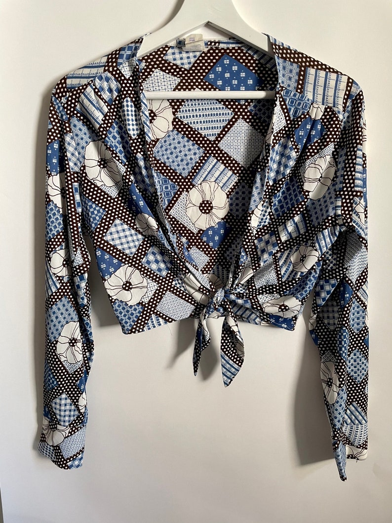 Vintage 1970s floral squares tie front crop top.