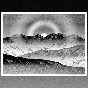Impression risographie de montagnes - le soleil à travers la brume