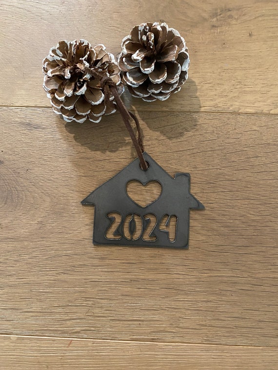 Ideas for Unique Housewarming Gifts 2024