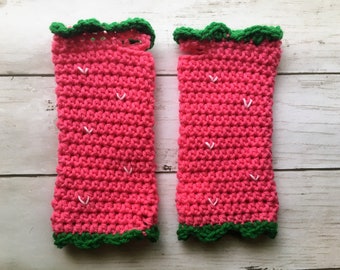 crochet strawberry gloves / cute crochet fingerless gloves