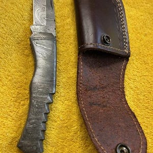 Damascus folding Knife