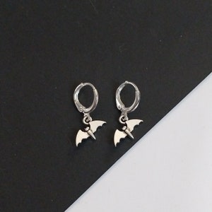 Petites boucles d'oreilles pendantes chauve-souris, boucles d'oreilles chauve-souris, dos hypoallergéniques et sans nickel au choix, boucles d'oreilles gothiques, boucles d'oreilles emo