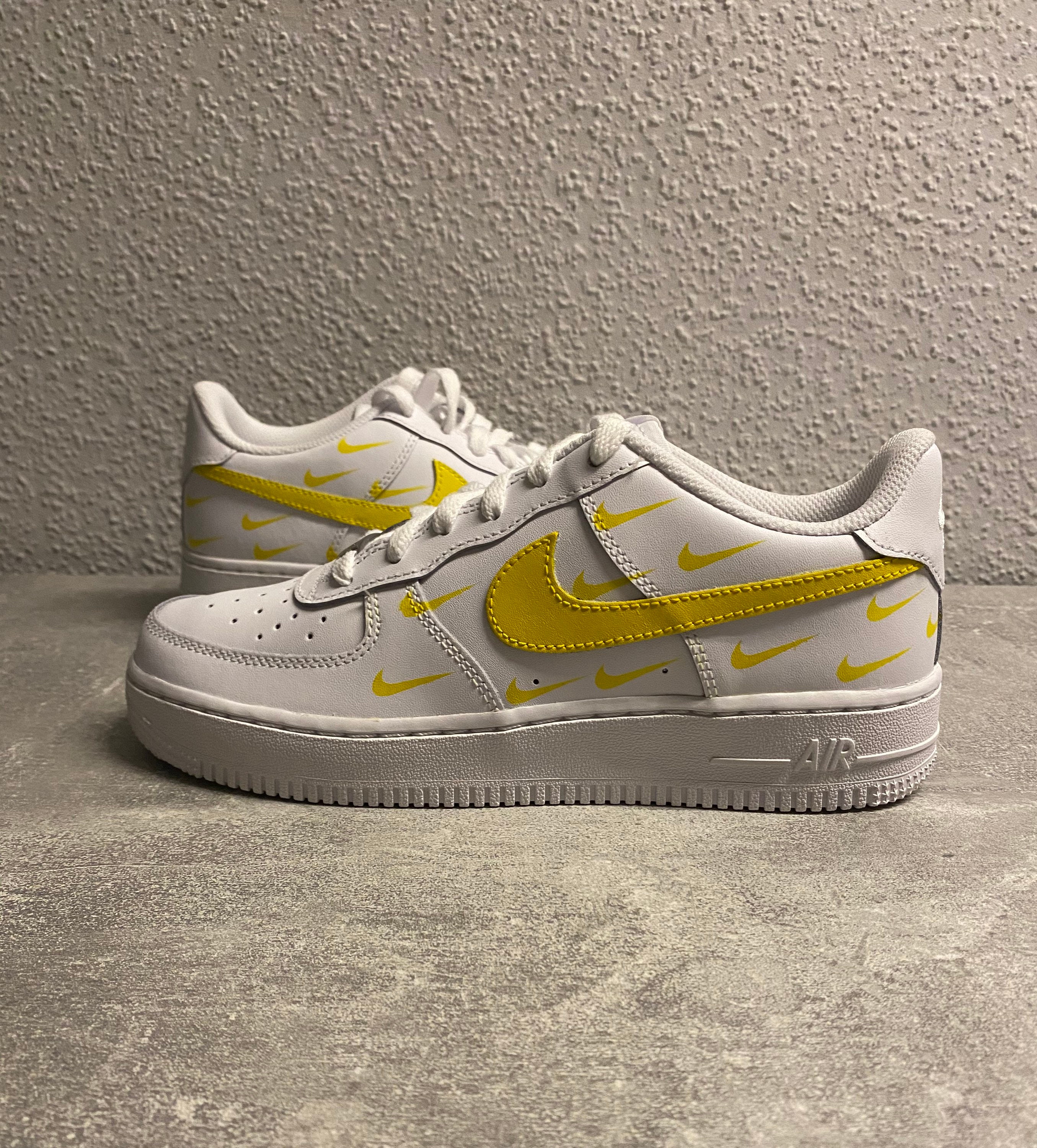nike af1 yellow
