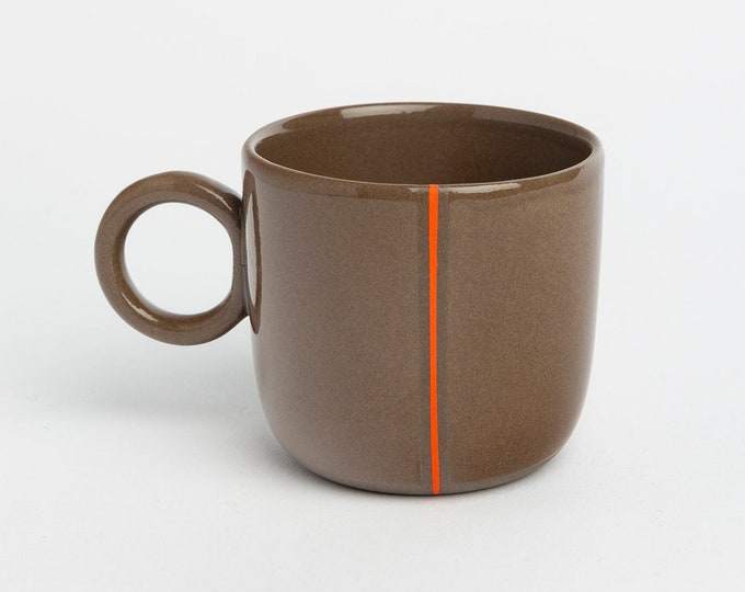 Künstlerische Espressotasse aus Keramik für Kunstliebhaber. Kunsthandwerkliche Tasse
