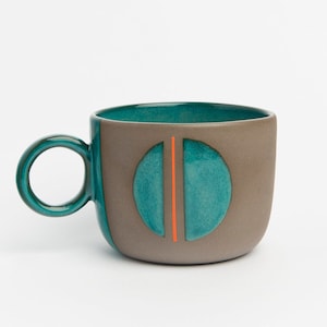 Taza de cerámica abstracta, taza de café de cerámica hecha a mano, diseño artístico único, perfecta para los amantes del té o el café, regalo artesanal moderno.