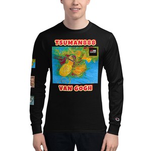 Pode incluir: Camiseta preta de manga comprida com um gráfico de uma pintura de Van Gogh. O gráfico está em um estilo colorido e pixelado. O texto "TSUMAN888" e "ART SHOP EXPERT" estão impressos na camiseta.