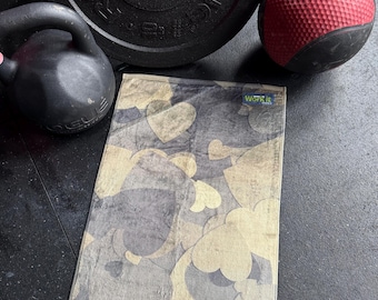 Camouflage Heart Gym Towel, Camo Fitness Towel, Camouflage, Sweat Towel, Gym Gift, Towel, Fitness Accessory, Sport Towel, Fitness Gift