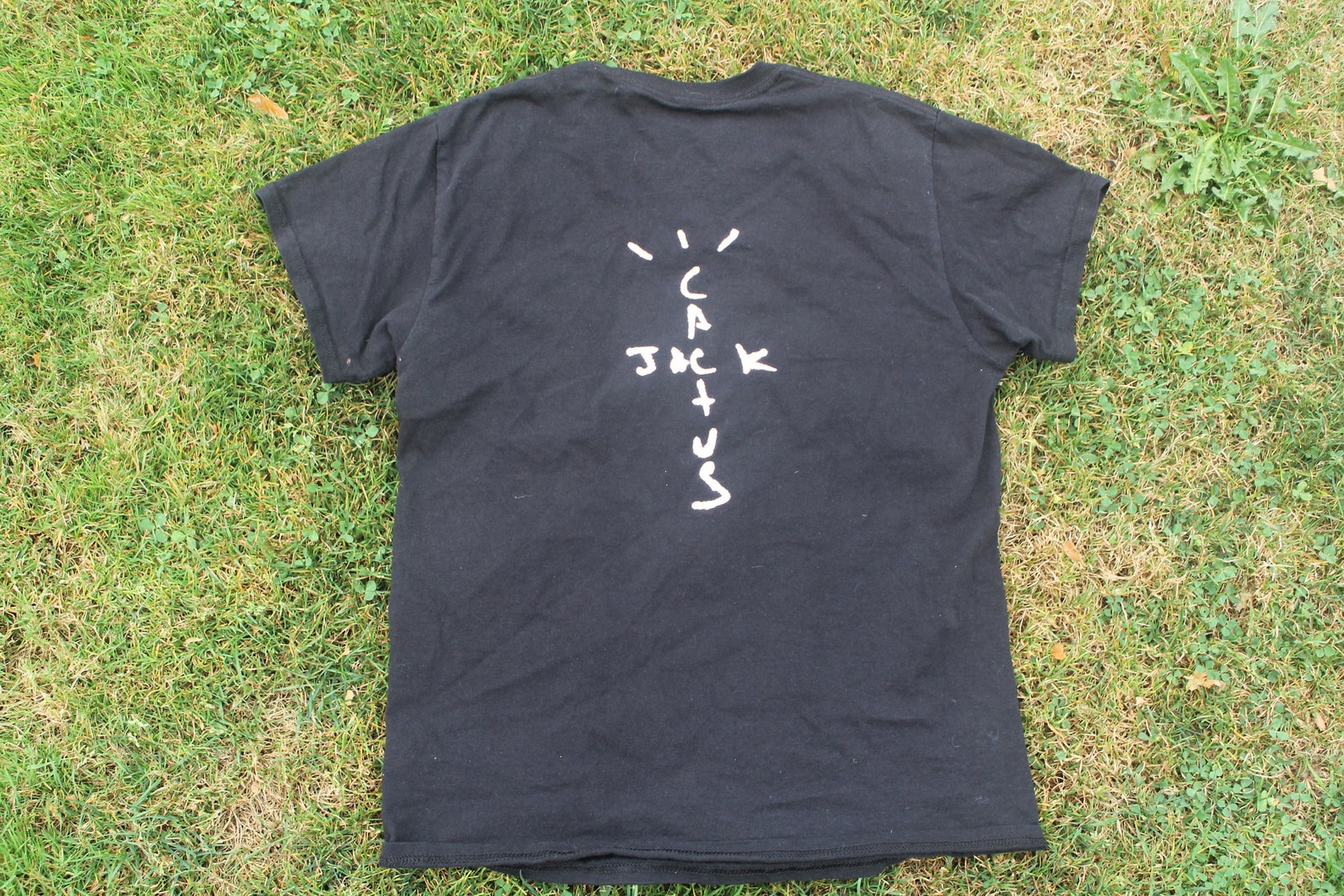 travis scott khaki t shirt