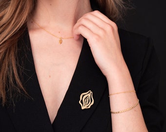 Gold-plated vulva necklace, female body jewelry, Venus collection