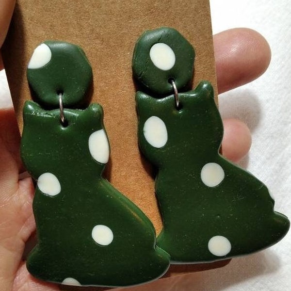 Earrings with sage green cat and white polka dots - cats shape - polymer clay/fimo-statement-original-lightweight earrings, handmade