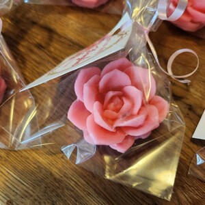 12 JABONES ROSAS chica.