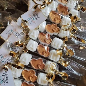 12 JABONES INICIALES NOVIOS ( chicos)