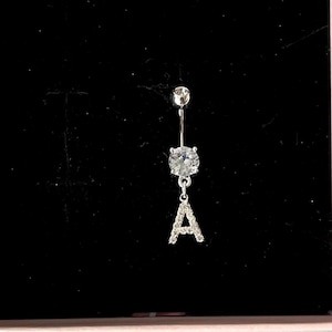 Piercing para ombligo con nombre y letra personalizado de 18 quilates, inicial de oro, con brillantes de imitación, regalo para ella 2024, accesorios modernos para piercings corporales.
