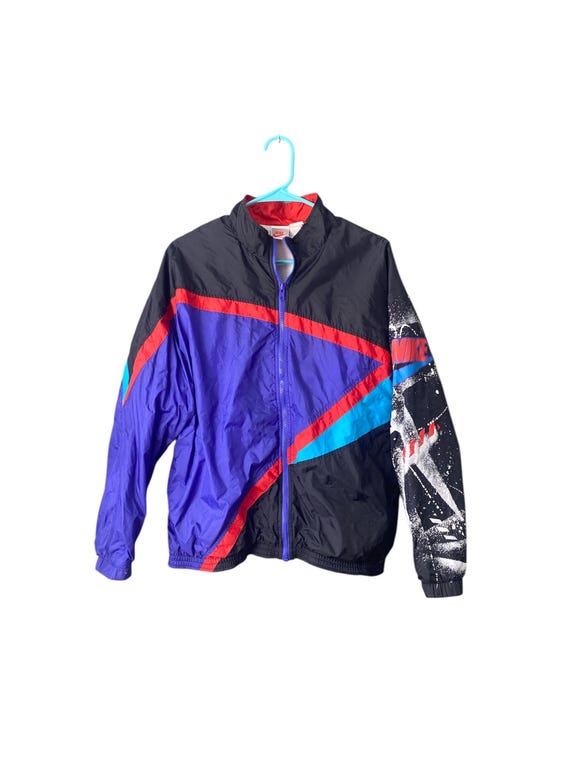 nike graphic windbreaker