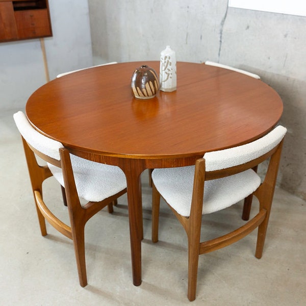 McIntosh Mid Century Round Extending Space Saving Dining Set Table With 4 Cream Boucle And Teak Chairs