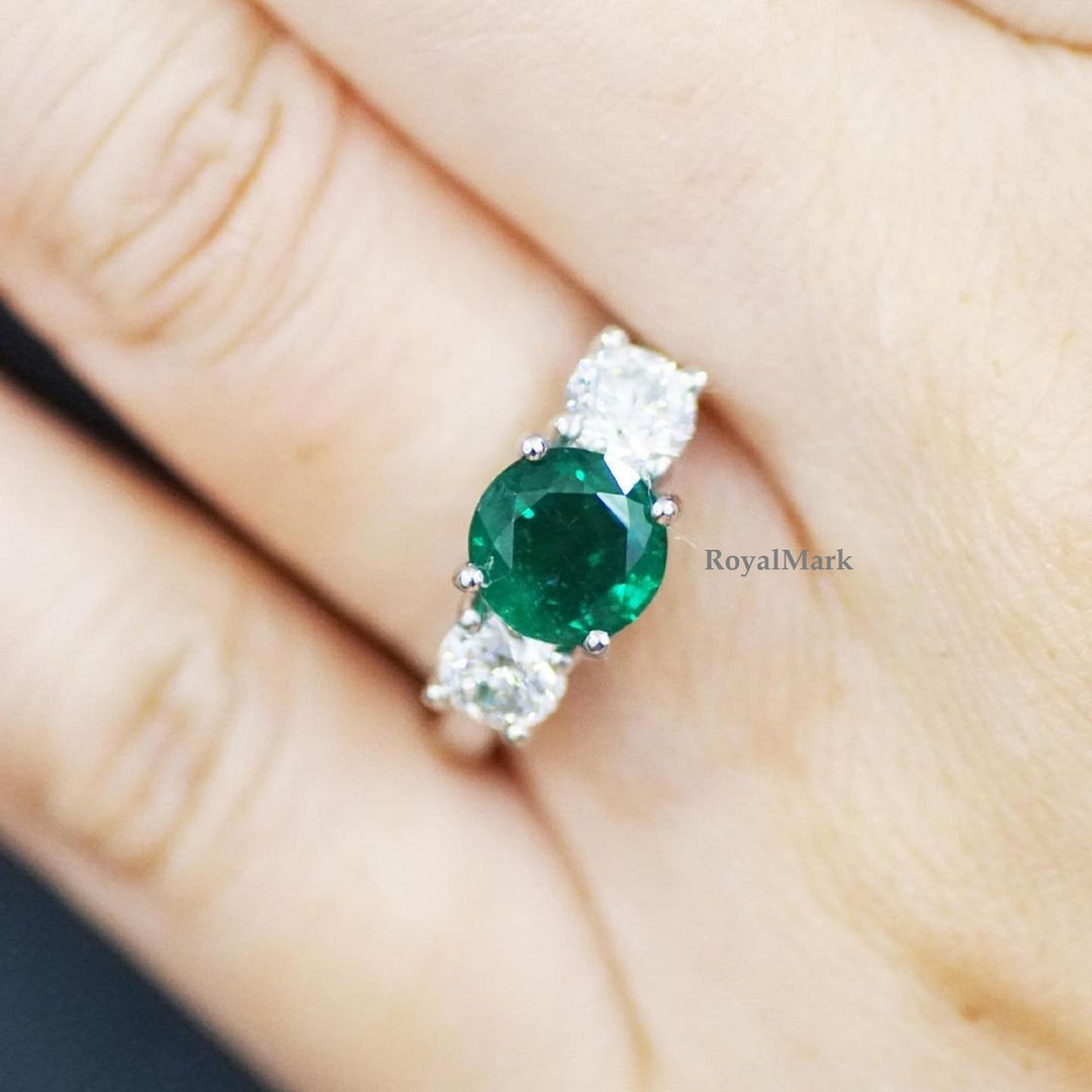 Round Emerald Ring, 2 Ct 8 Mm Round Cut Three Stone Style Emerald