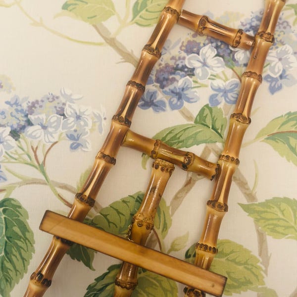 Faux Bamboo Wood Picture Frame Easel