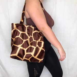 The Giraffe faux fur tote