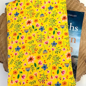 Book Sleeve Summer Flower Fabric: Padded Kindle Protector