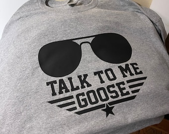 Short Sleeve T-Shirt / Talk to me Goose