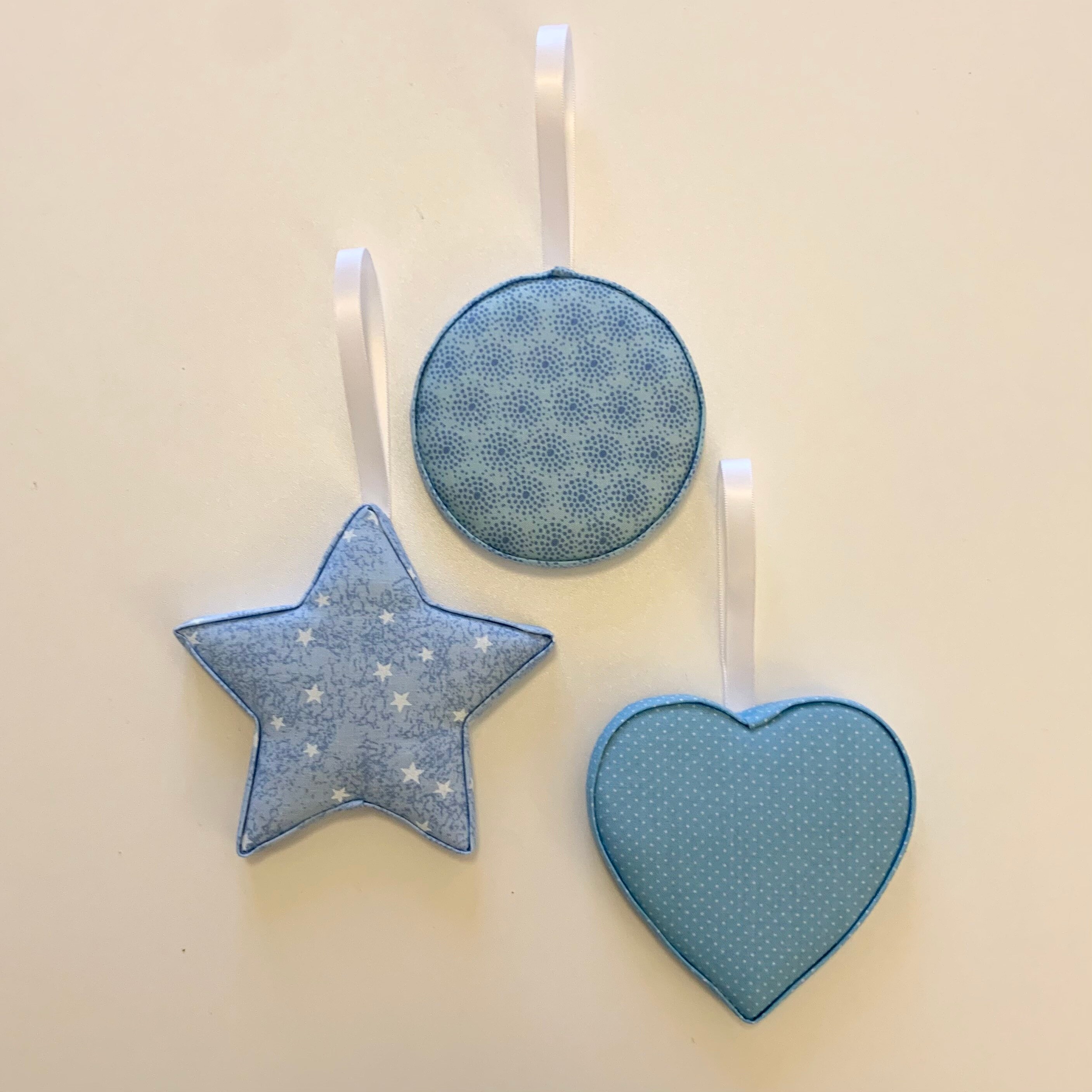 Formes Décoratif en Tissu à Suspendre Coeur Etoile Rond