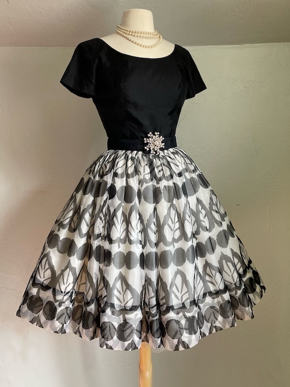 1950s Gigi Young Designer Event , Black and White… - image 2