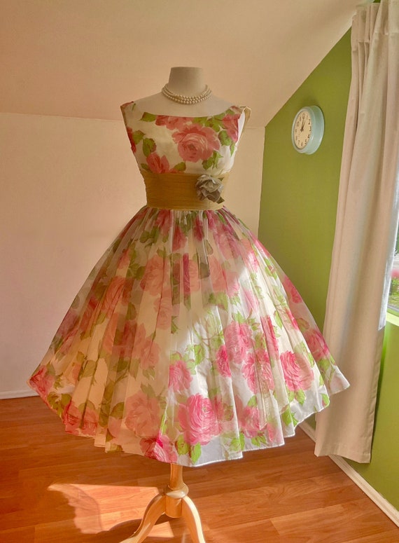 Stunning Rare Spring 1950s Romantic Floral Pink Re