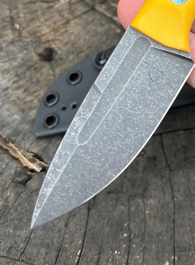 Reliable, durable, and ready for anything—EveryDay D2 is your ultimate pocket knife image 9