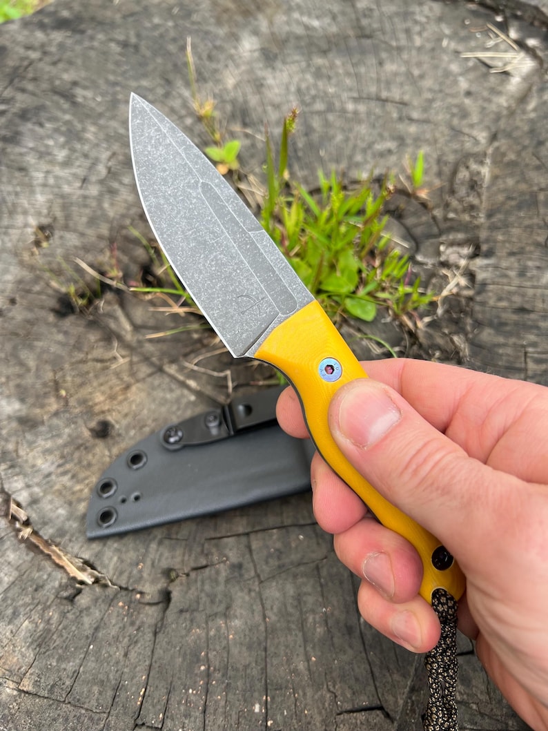 Reliable, durable, and ready for anything—EveryDay D2 is your ultimate pocket knife image 3