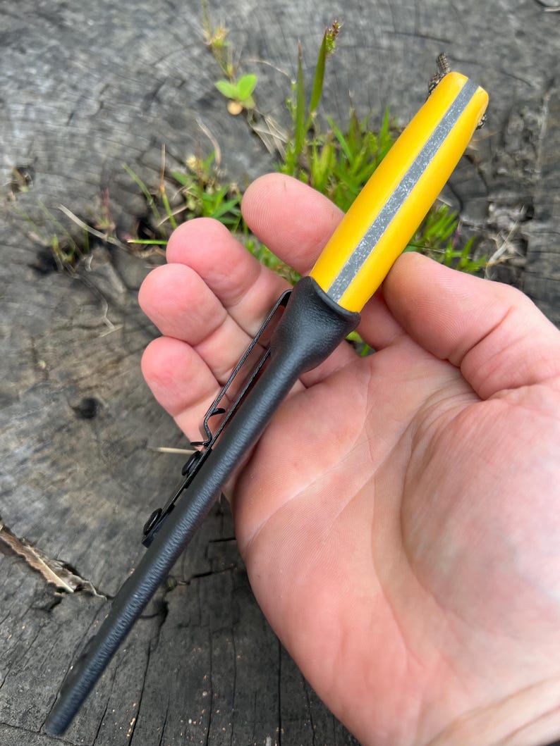 Reliable, durable, and ready for anything—EveryDay D2 is your ultimate pocket knife image 5