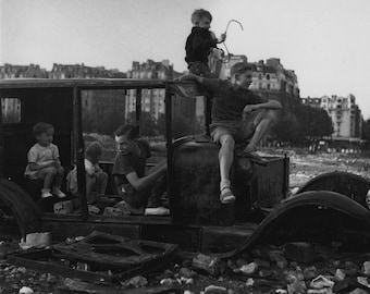 Photograph, "The melted car", Paris, 1945 / Tribute to Robert Doisneau / 15 x 20 cm / 5.91 x 7.87 inch. 5.91x5.91