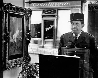 Photograph, "The antique dealer's window", Paris, 1947 / Homage to Robert Doisneau / 13 x 18 cm 7.87 inch.